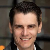 Tom Molnar - Featured