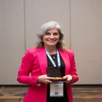 Luciana Paulise - Featured