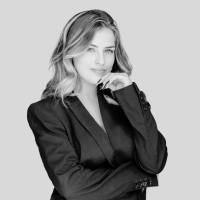 Amie Alexander - Featured