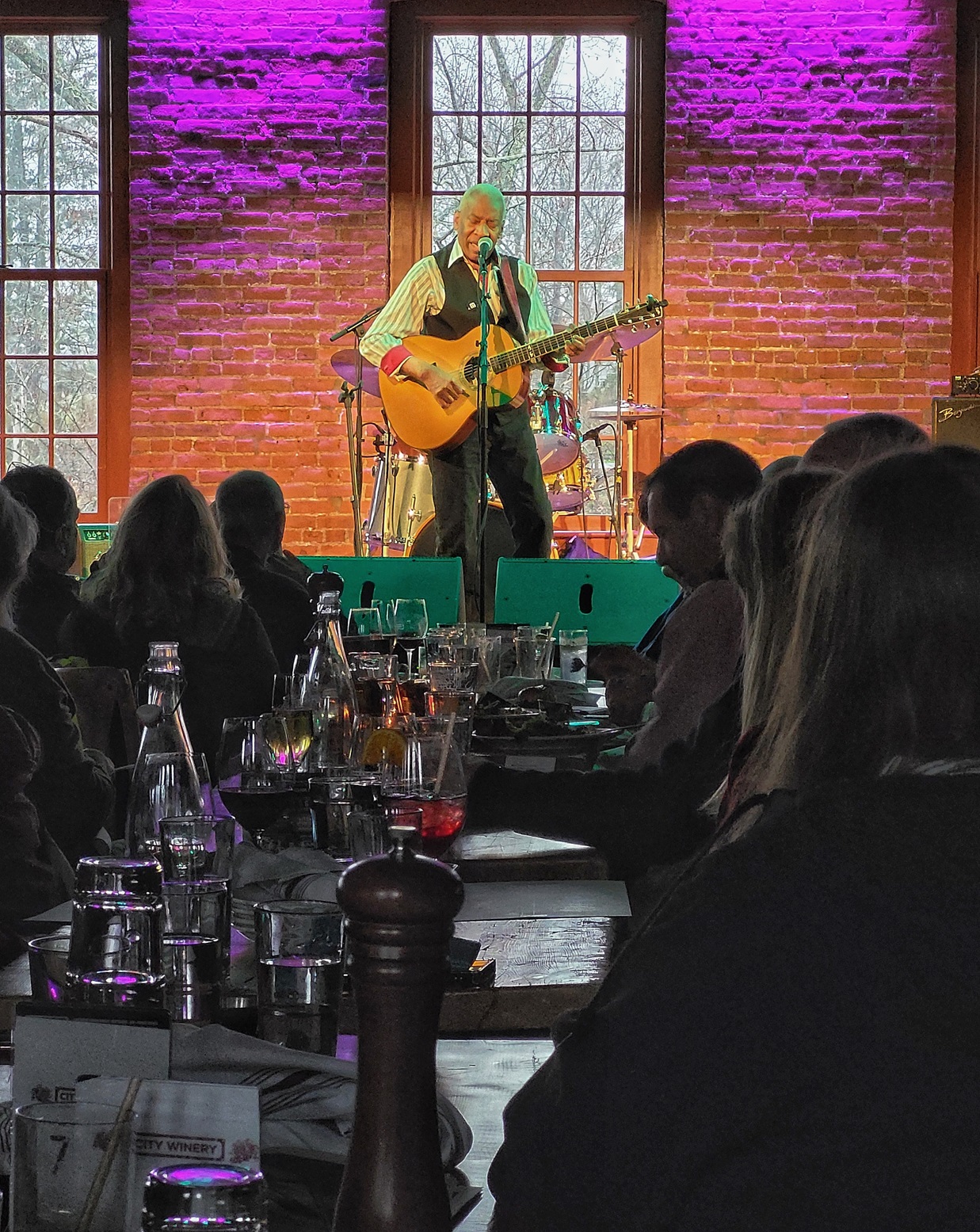 Reggie Harris at City Winery 2023-12-3 Music Connects Us - Barry Adelman
