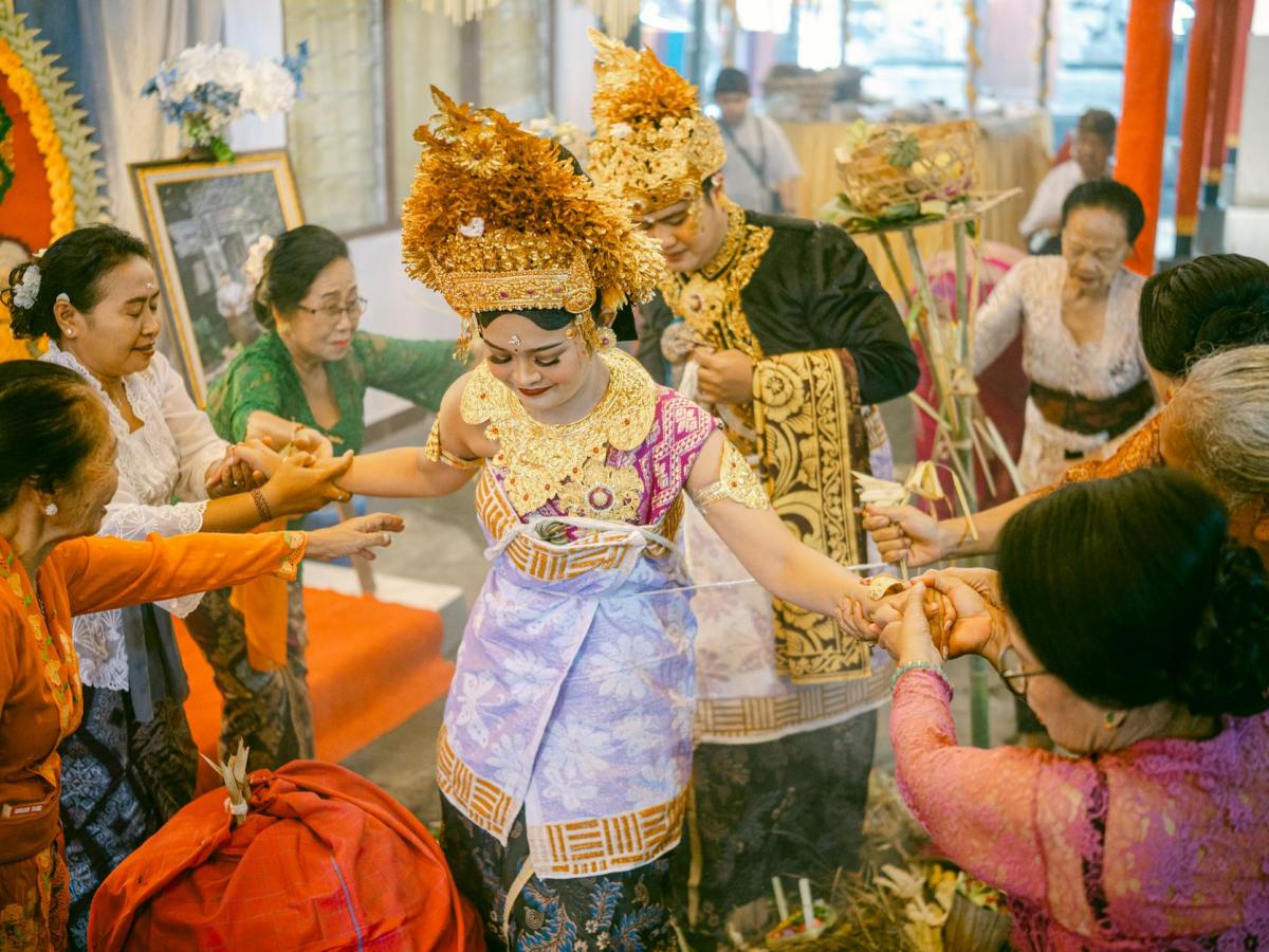 Fascinating Wedding Traditions from Around the&nbsp;World